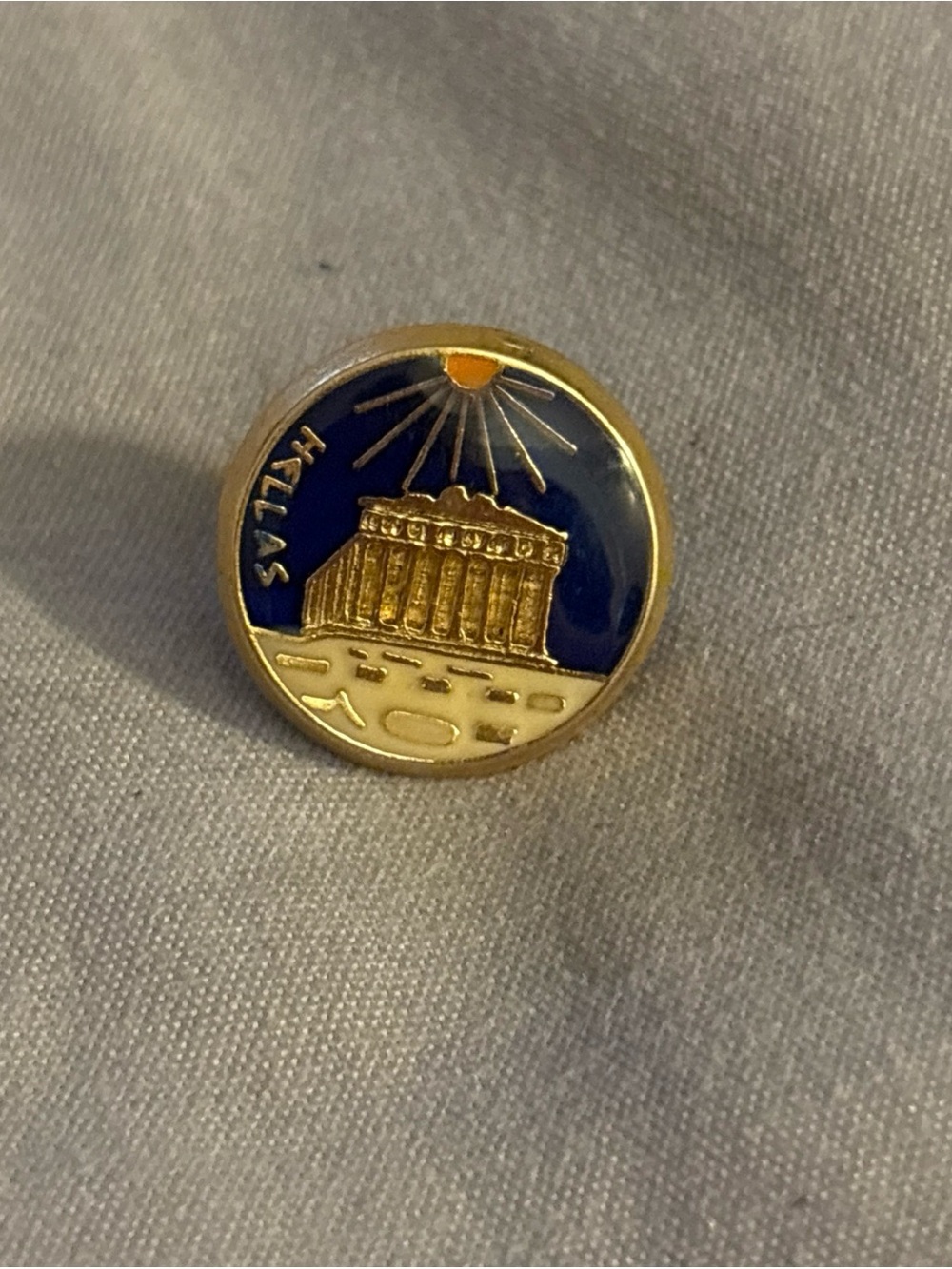 Pin badge Hellas Greece VTG Gold Tone